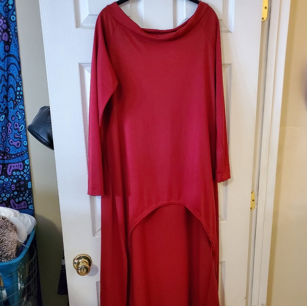 Long sleeved high low red tunic